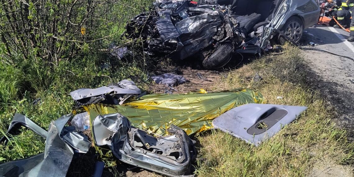 Accident tragic între Zimandcuz și Zimandu Nou. O femeie a murit și doi copii sunt în stare gravă