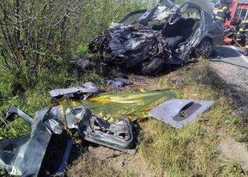 Accident tragic între Zimandcuz și Zimandu Nou. O femeie a murit și doi copii sunt în stare gravă
