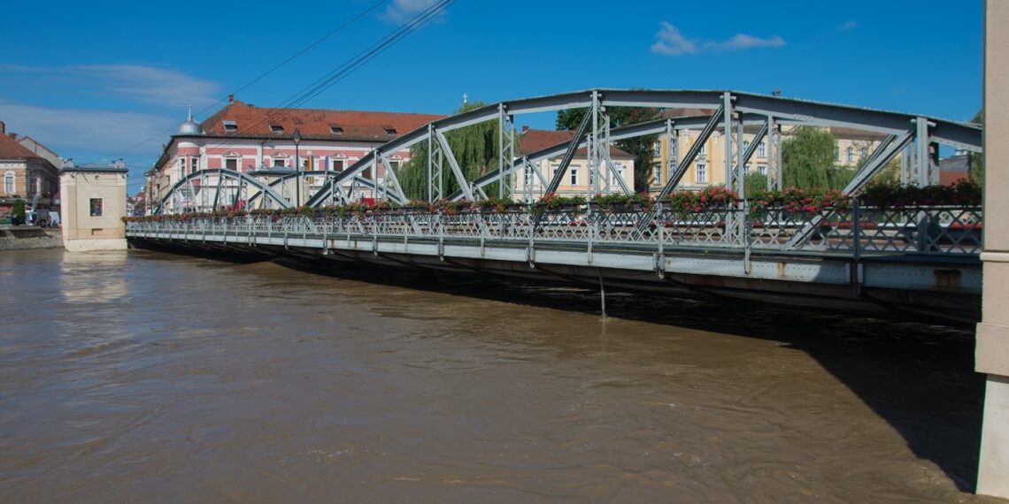 Podul de Fier din Lugoj se închide pentru reparații începând cu 15 iunie