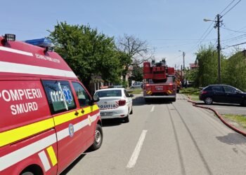Casă în flăcări la Timișoara. UPDATE: Au ars 30.000 de euro