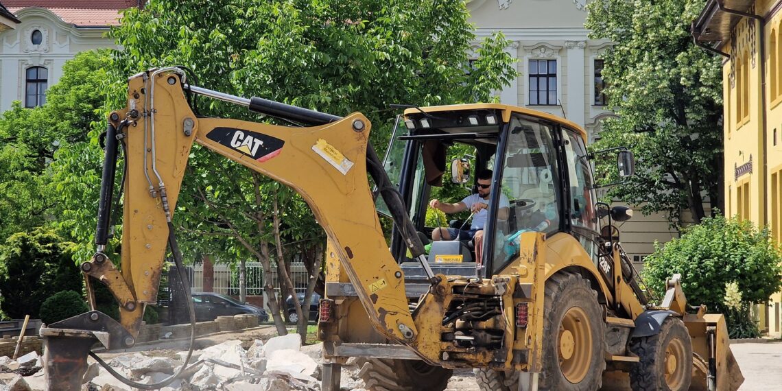 Primăria Timișoara continuă demersurile legale pentru evacuarea celor care stau ilegal în imobilul de pe Loga 52