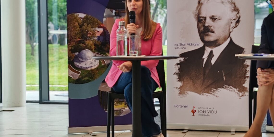 Simona Amânar, prezentă la activitatea educativă „Apă cu Model” de la Muzeul Apei din Timișoara