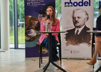 Simona Amânar, prezentă la activitatea educativă „Apă cu Model” de la Muzeul Apei din Timișoara