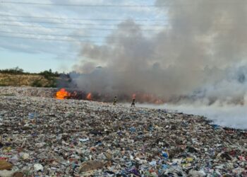 Incendiu la deponeul de deșeuri din Lupac