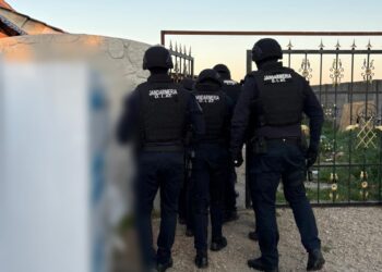 Fată de 15 ani din Timișoara, pusă să se prostitueze prin metoda loverboy