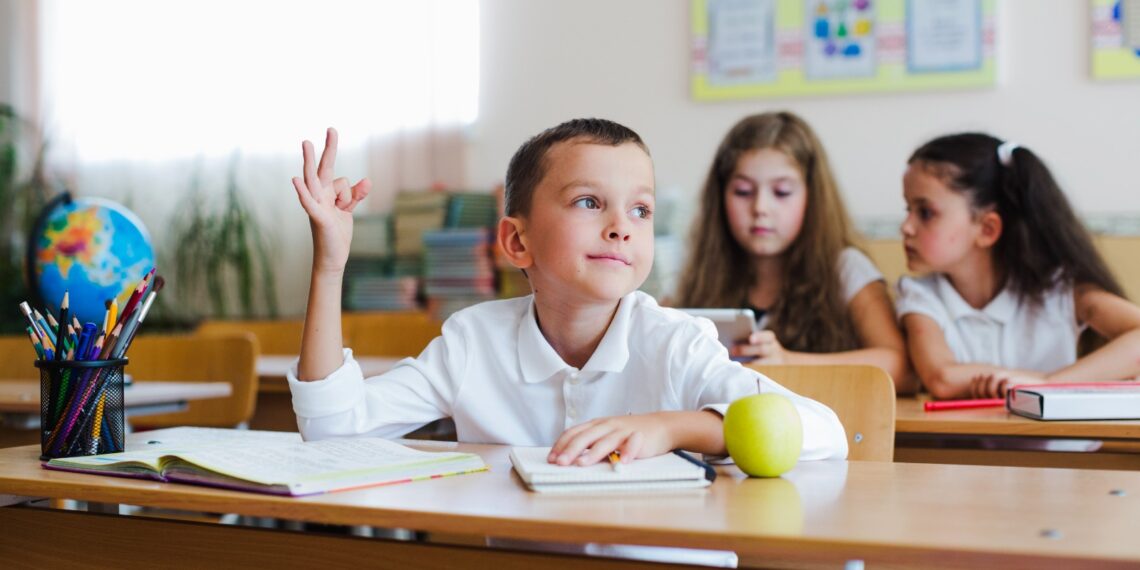 Mobilier nou pentru Școala Gimnazială nr. 15 din Timișoara, cu fonduri europene