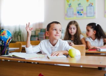 Mobilier nou pentru Școala Gimnazială nr. 15 din Timișoara, cu fonduri europene