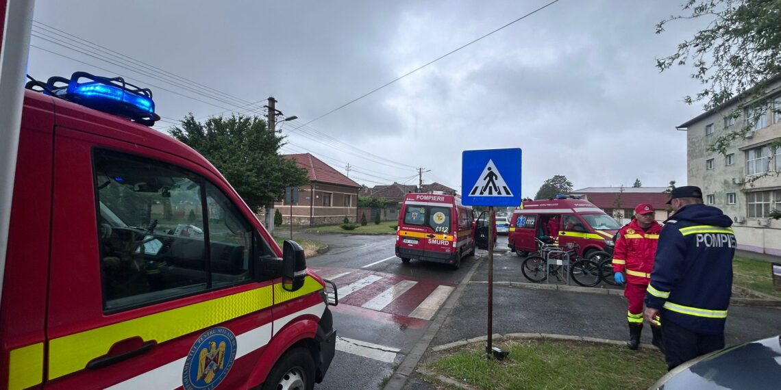 Copii cu stare de rău și greață, la un liceu din municipiul Arad