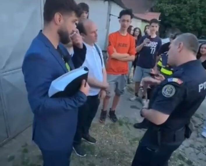 Președinte de secție, săltat de polițiști. Era profesor și racola minori