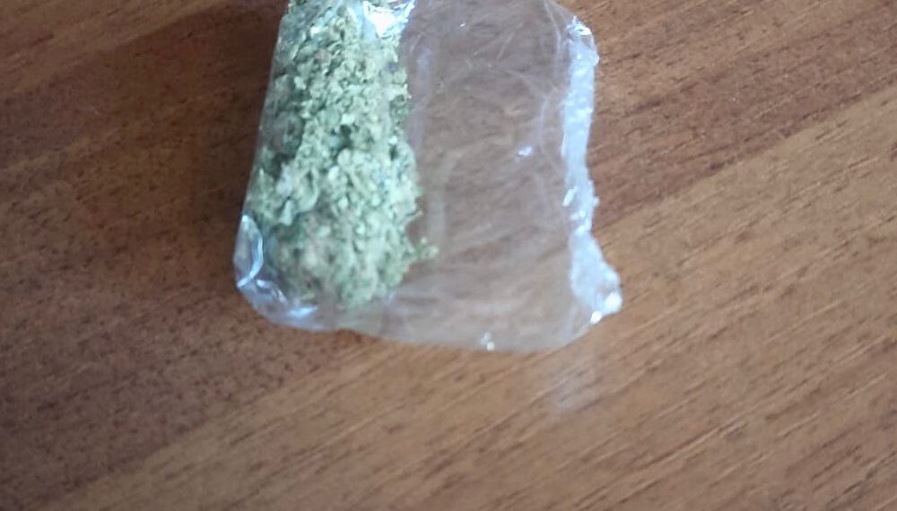 Comportament suspect observat de jandarmi: control finalizat cu găsirea unei substanțe susceptibilă a fi interzisă