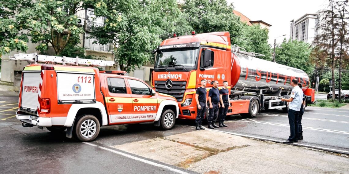 Pompierii români, în linia întâi a luptei cu flăcările din Franța!