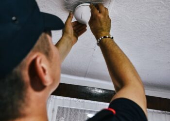 S-au montat primele detectoare de fum din cadrul campaniei Detector pentru viață