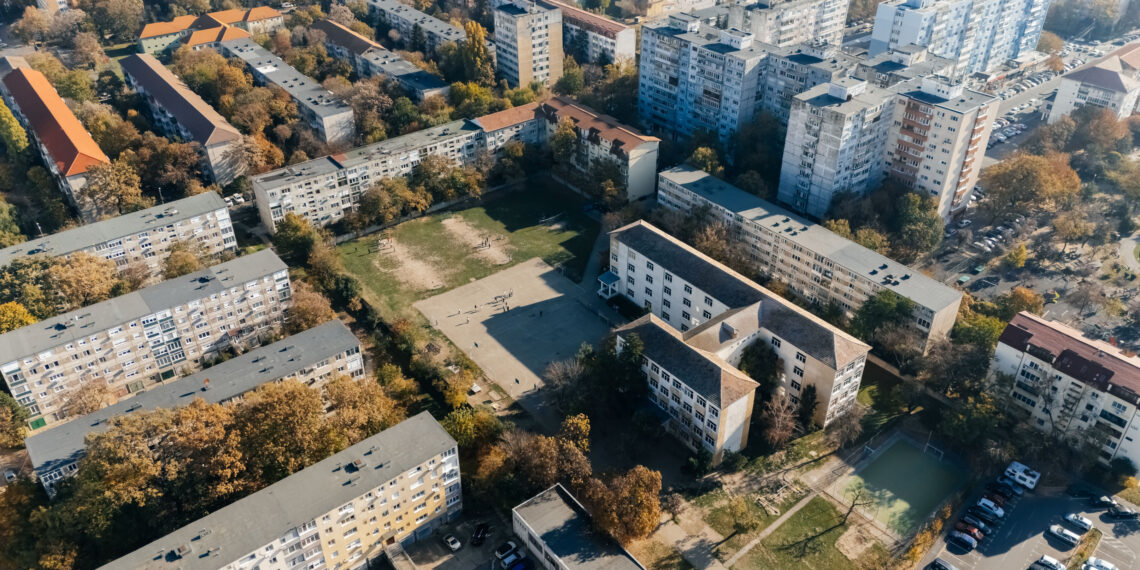 Începe proiectarea pentru reabilitarea termică a două școli din Timișoara – unul dintre proiecte include și o sală de sport