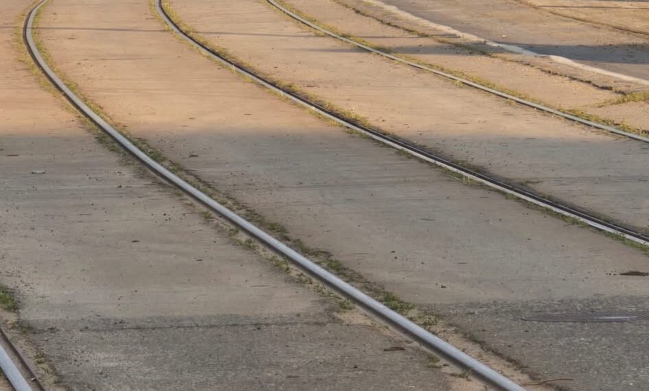 Un biciclist a ajuns la spital după ce a fost lovit de tramvai