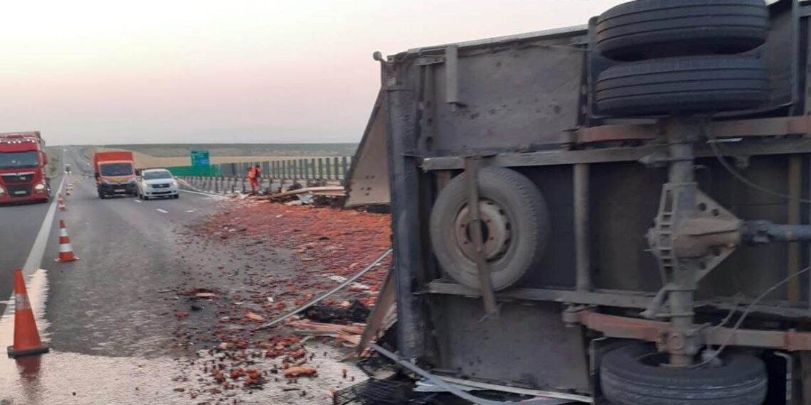 Circulație îngreunată pe A1. Se curăță carosabilul în urma unui accident