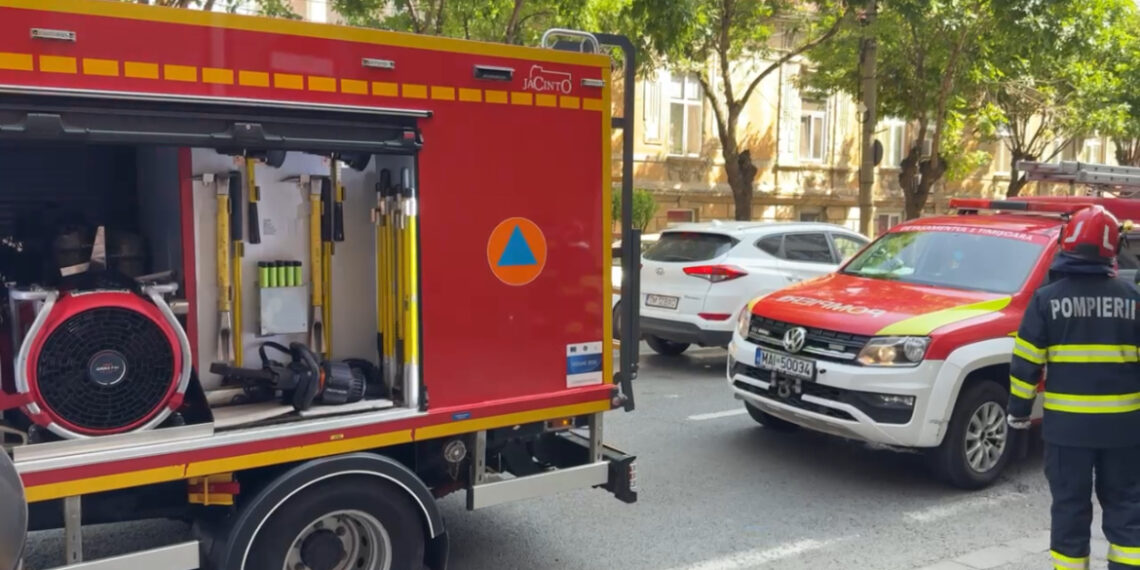 Lift căzut în gol la Timișoara. În interior erau patru persoane