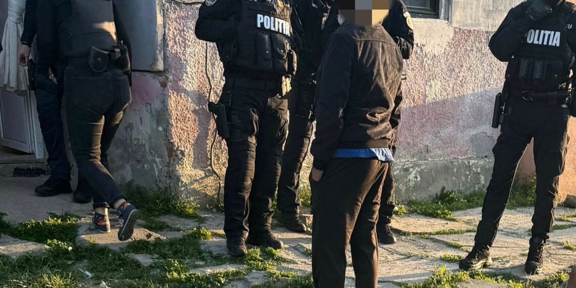 Hoți de cabluri…legați de polițiști