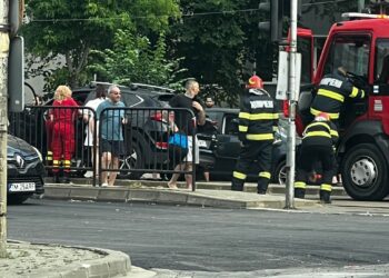 Trei persoane și două mașini, implicate într-un accident pe Calea Șagului/Video