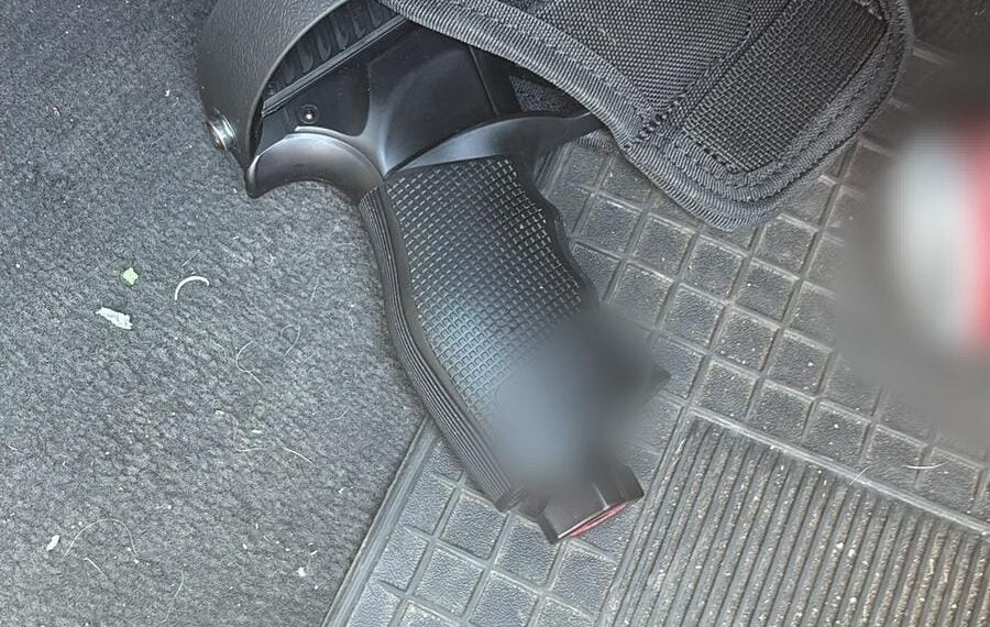 Flagrant privind comercializarea ilegală a unei arme neletale la Timișoara