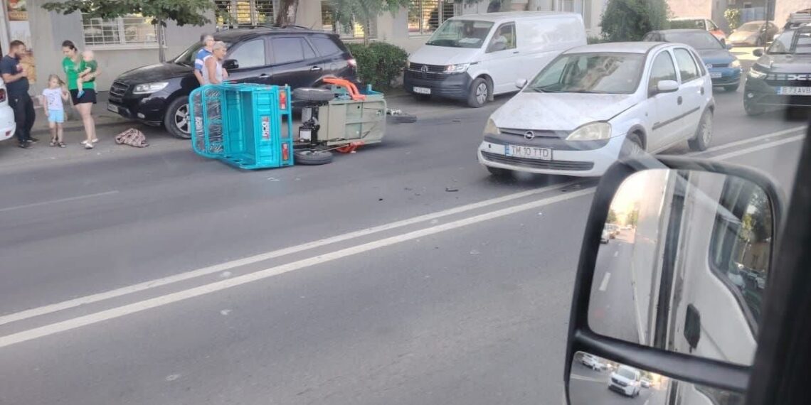 Accident pe Bulevardul 16 decembrie. O persoană a fost transportată la spital