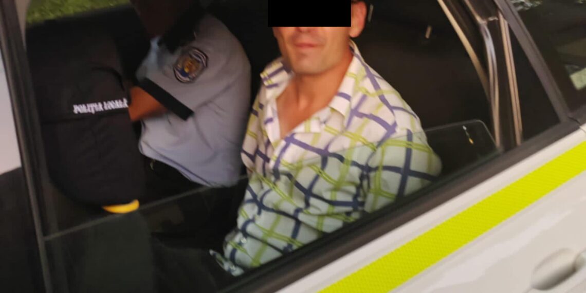 Bărbat care se autosatisfăcea în Parcul Central, surprins în fapt și reținut de polițiștii locali