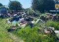 Peste 100 de tone de deșeuri, găsite de polițiștii din Arad la Mândruloc/Video