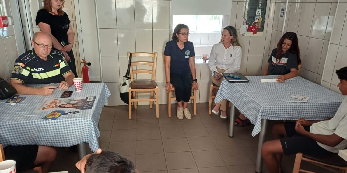 Se dorește evitarea abuzurilor. DGASPC face întȃlniri cu copii şi tineri aflaţi în plasament
