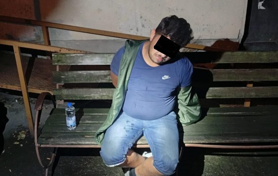 Bărbat depistat de polițiștii locali după ce ar fi amenințat cu un cuțit, în Complexul Studențesc, trei tineri din Tunisia și Maroc