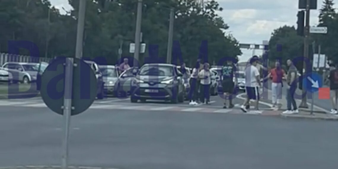 Bătaie în plină stradă la Timișoara. Polițiștii fac cercetări/VIDEO
