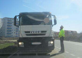 Sancțiuni în valoare de 229.477 lei aplicate de polițiștii locali conducătorilor de autovehicule de mare tonaj