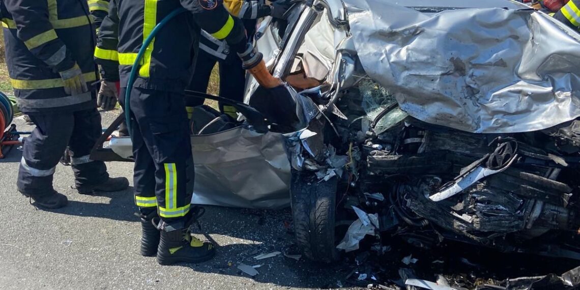 Doi morți într-un accident rutier în vestul țării