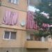 Artă urbană la Lugoj: draperii la balcon