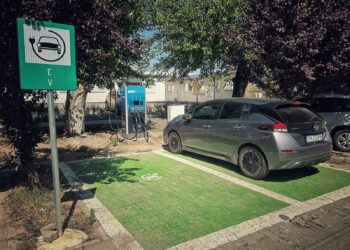5 noi stații electrice de încărcare autovehicule sunt funcționale în Dumbrăvița
