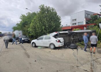 Accident produs de o tânără de 20 ani. Un bărbat a avut nevoie de îngrijiri medicale