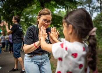 Ajungem MARI Timiș recrutează 30 de voluntari pentru copiii instituționalizați