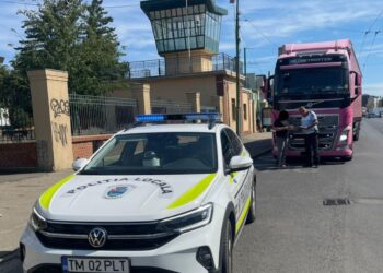 Sancționați de polițiștii locali pentru că au circulat în zone interzise cu autovehicule de mare tonaj, fără autorizații sau le-au parcat pe străzi – amenzi de 356.110 lei în ultimele luni