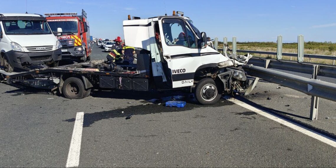 Victimă încarcerată după un accident grav pe A1, la Timișoara