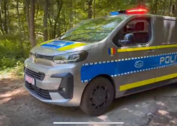 Nouă mașină „de serviciu” pentru prietenii patrupezi ai polițiștilor din Caraș-Severin/Foto