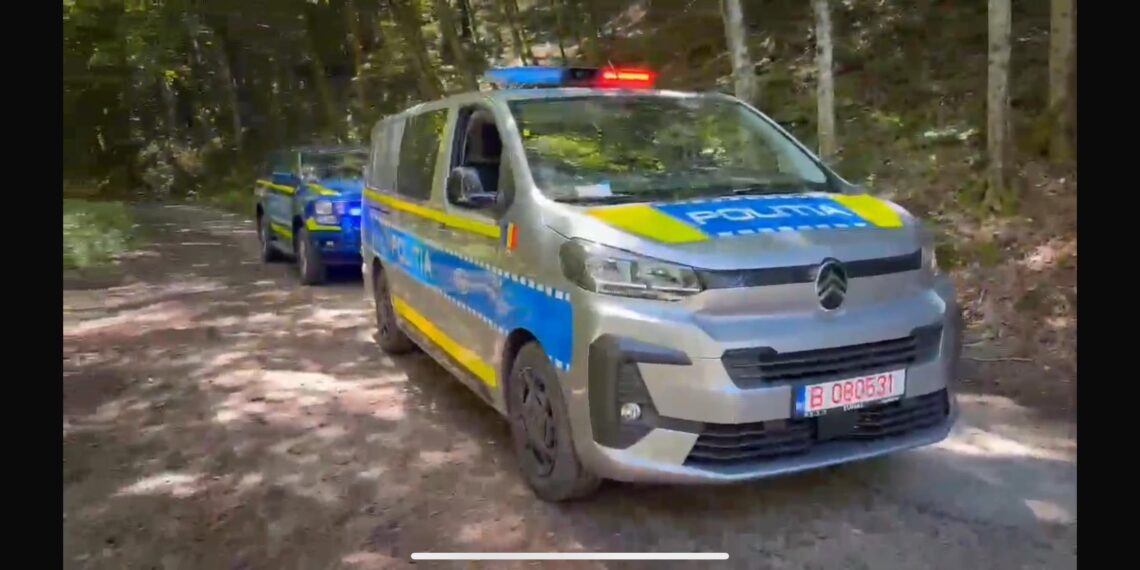 Nouă mașină „de serviciu” pentru prietenii patrupezi ai polițiștilor din Caraș-Severin/Foto