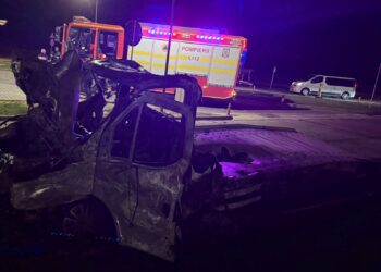 Camionetă în flăcări, pe A1