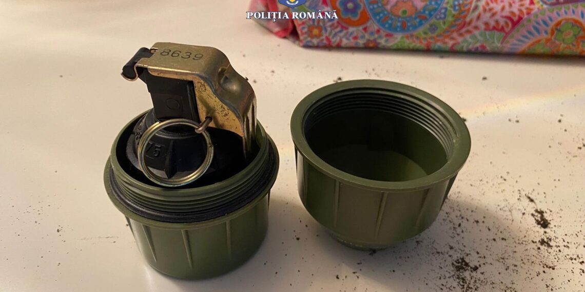 Grenadă cu încărcătură activă, descoperită de polițiști