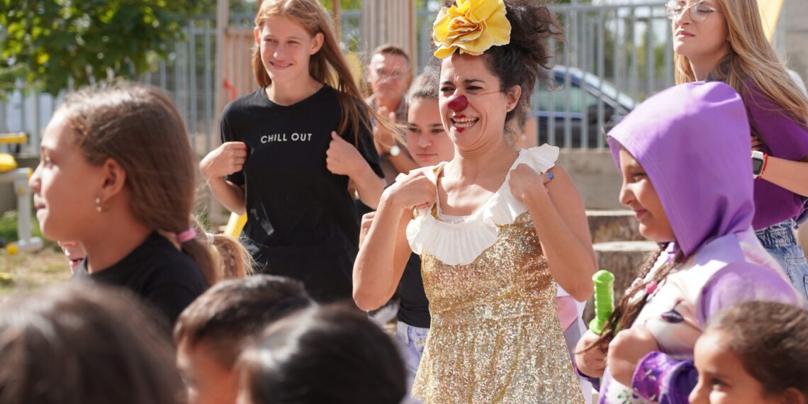 Clovnii din Liban au adus râsul și bucuria în comunitățile din Timișoara/Foto