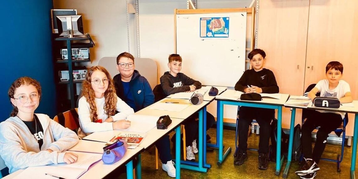 O veste foarte bunā la început de nou an școlar – Program pilot de învățare a limbii române în sistemul public francez