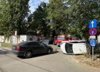 Fetiță de 2 ani rănită într-un accident, la Timișoara. Alți doi adulți, la spital