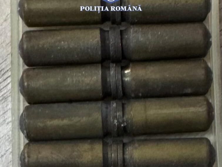 De la haine, la… muniție: ce mai găsești la târgul de vechituri din Făget