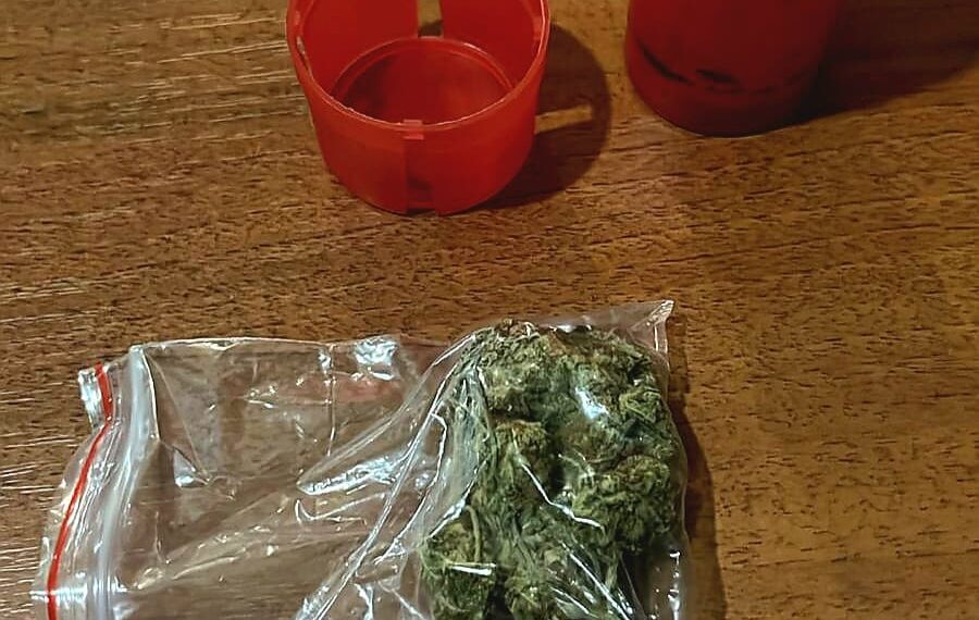 Tânăr depistat în timp ce consuma substanțe interzise în Complexul Studențesc din Timișoara