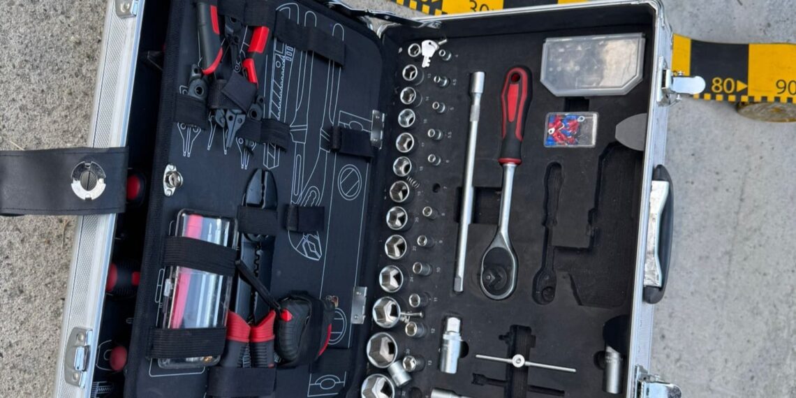 Doi bărbați arestați după un furt de 10.000 de lei