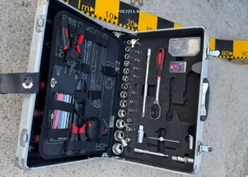 Doi bărbați arestați după un furt de 10.000 de lei