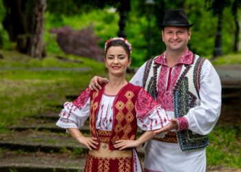 Cursuri de dansuri populare pentru copii și pentru adulți, la Centrul de Cultură și Artă al Județului Timiș