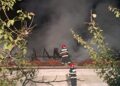 Incendiu izbucnit la o casă din localitatea Cil. Pompierii au găsit o persoană decedată